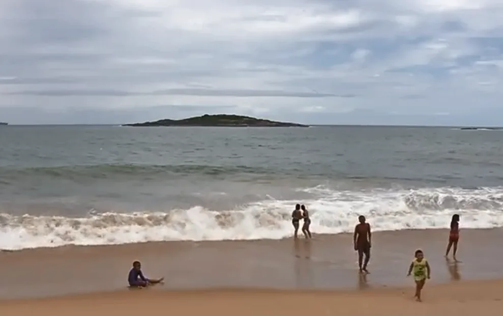 Familiares de guarda-vidas desaparecido na orla de Itaparica ainda esperam por notícias