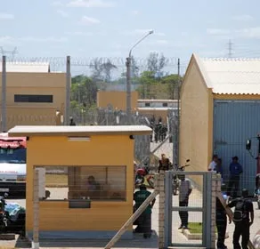 Duas mães são detidas ao tentarem entrar com drogas no presídio de Xuri em Vila Velha