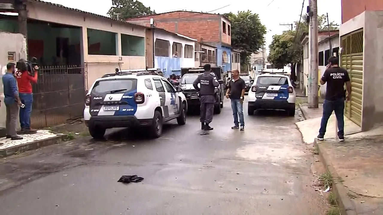 Tiroteio mata jovem e fere dois adolescentes em rua da Serra