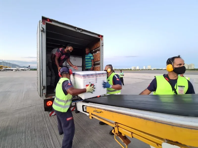 Municípios capixabas começam a receber doses da vacina contra covid-19 a partir desta terça