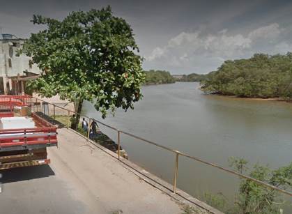 VÍDEO| Tio e sobrinho morrem após carro cair dentro de rio em Praia Grande