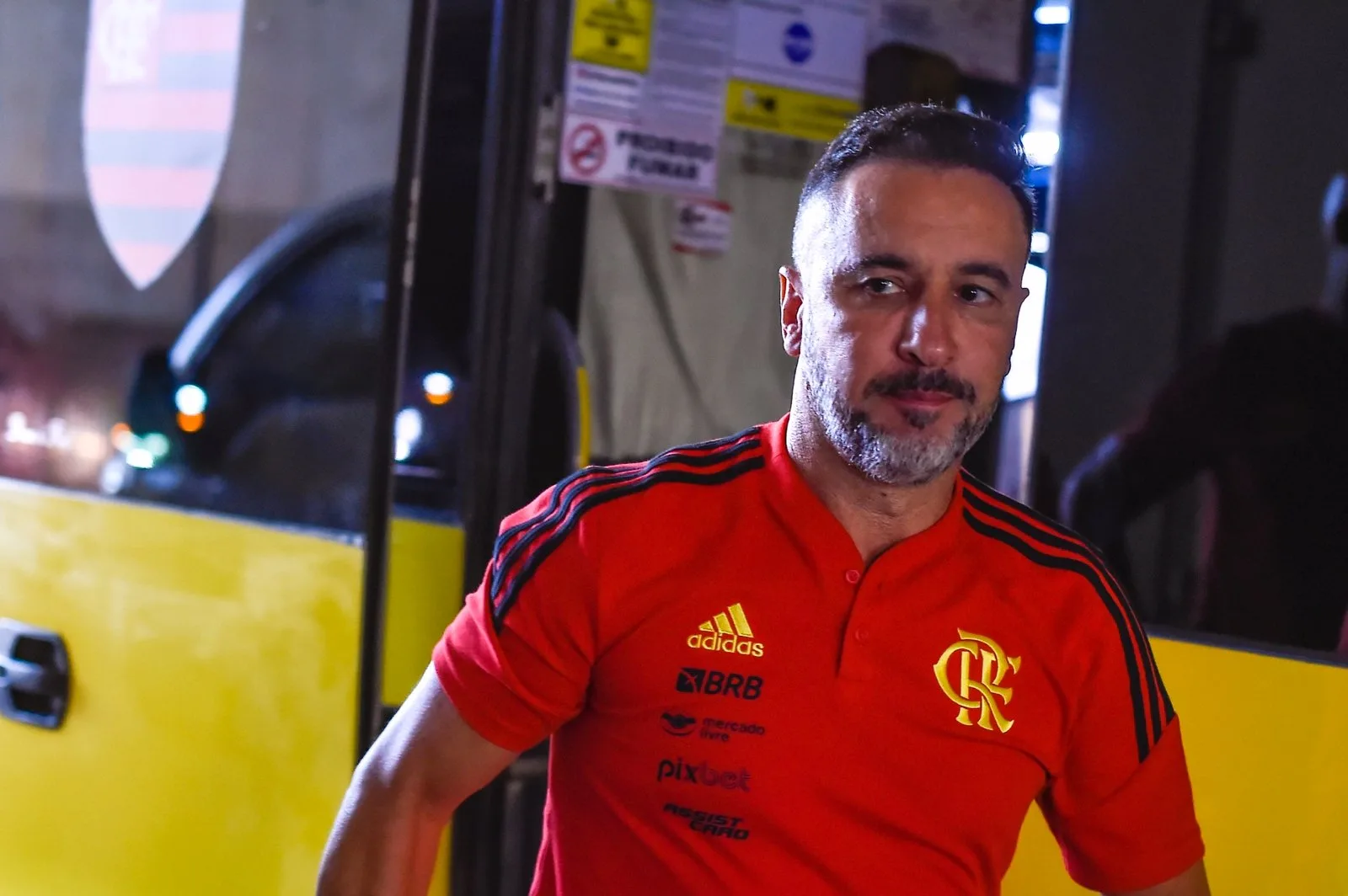 Após vice no Carioca, Flamengo demite o técnico Vitor Pereira