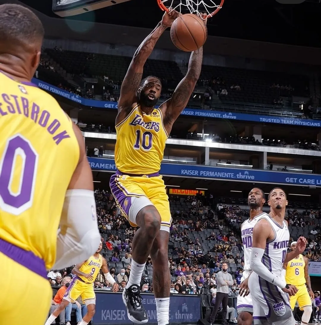 Lakers perdem outra, somam 6 derrotas seguidas e fecham pré-temporada da NBA sem vencer