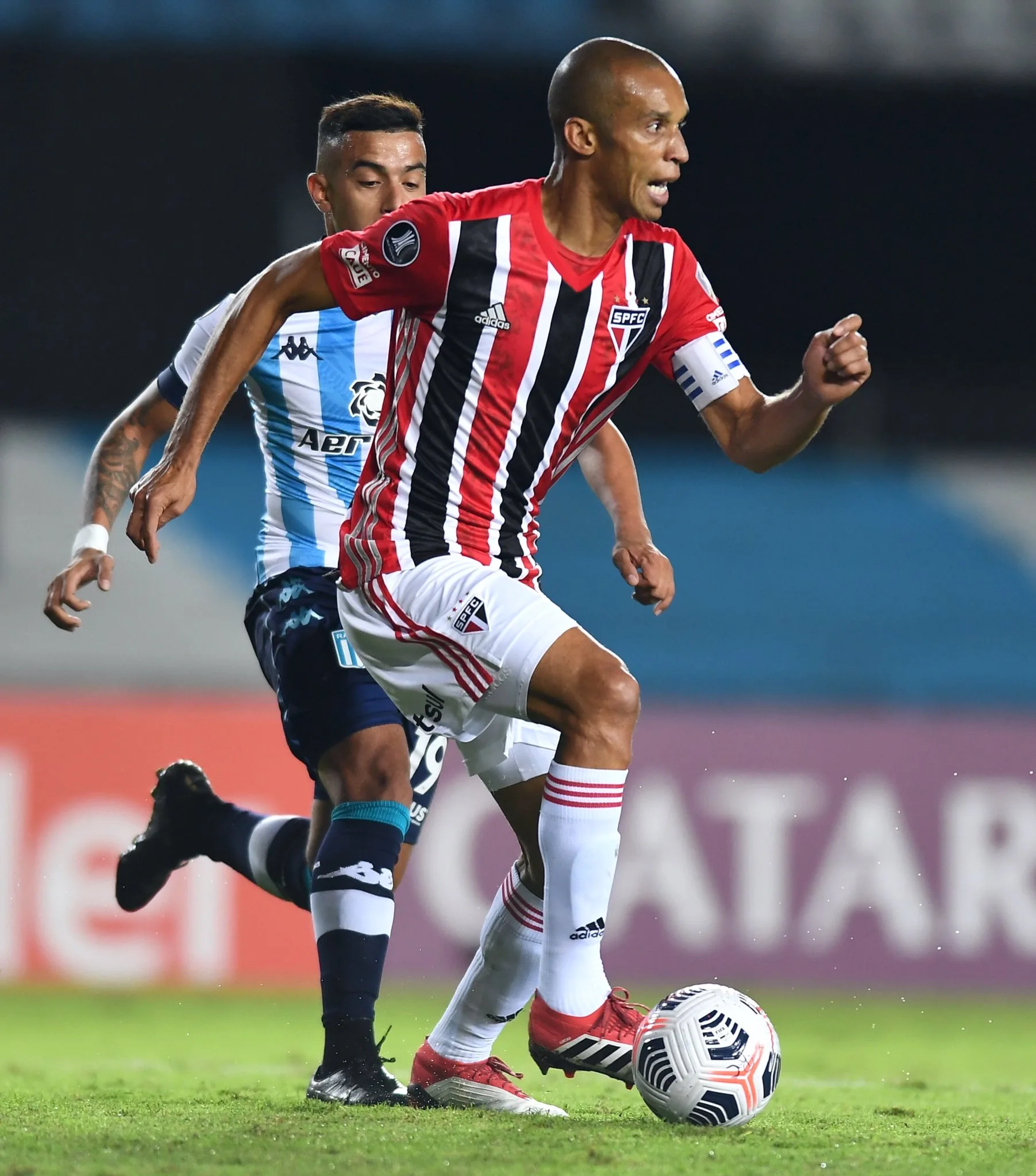 São Paulo segura empate na Argentina e mantém liderança na Libertadores