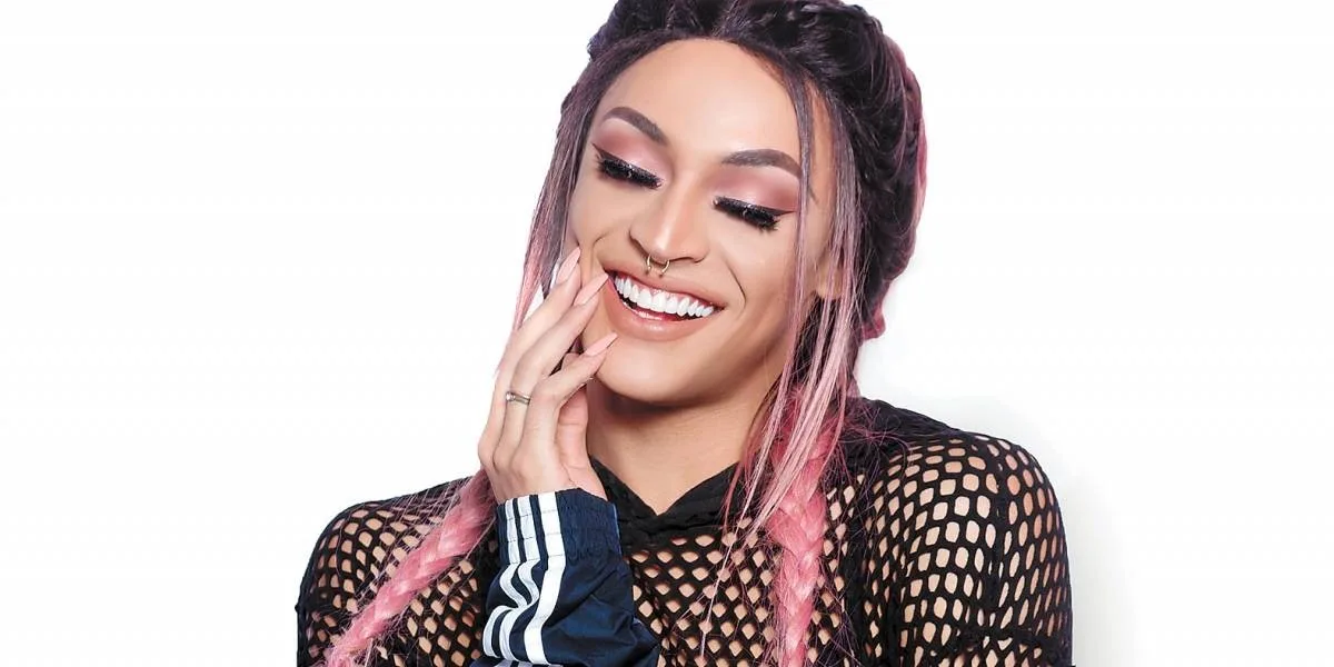 Pabllo Vittar tem contas bancárias bloqueadas por dívidas em imóvel