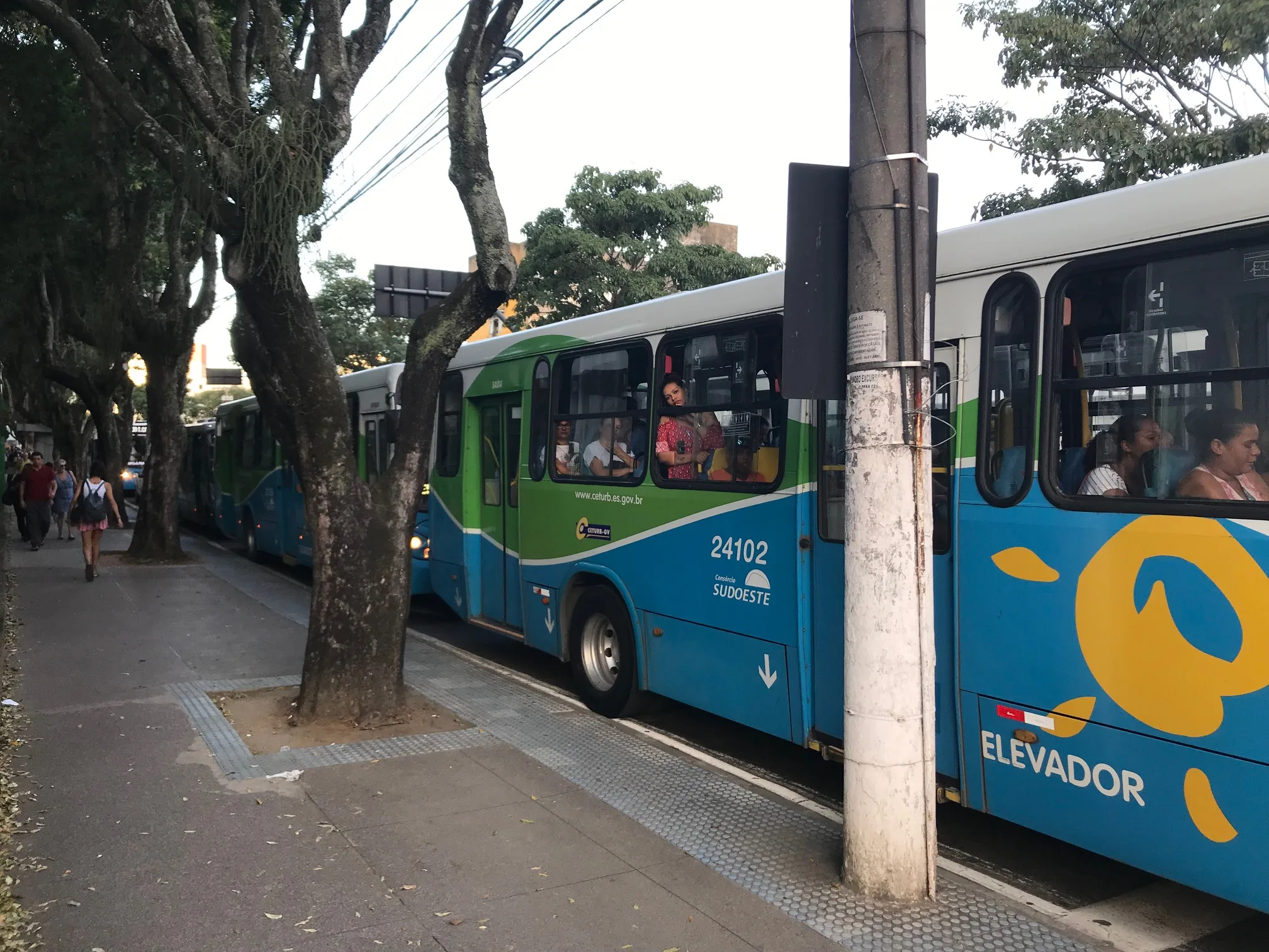 Negociações entre rodoviários e empresários continuam após greve ser suspensa