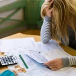 Endividamento das famílias volta a crescer no Brasil: veja 10 dicas para colocar as finanças em dia