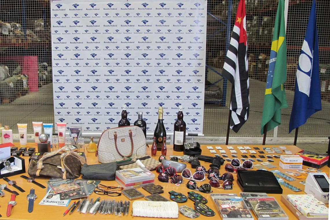 Receita Federal destrói 3.200 toneladas de produtos contrabandeados em todo o país, como parte do 14º Mutirão Nacional de Destruição, para marcar o Dia Nacional de Combate à Pirataria (Divulgação Receita Federal)