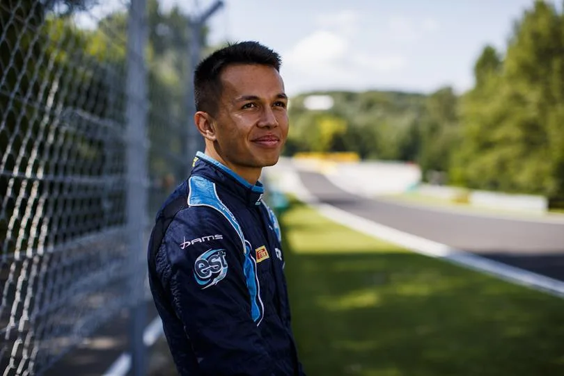 Tailandês Alexander Albon é confirmado na Toro Rosso e deixa grid da F-1 completo