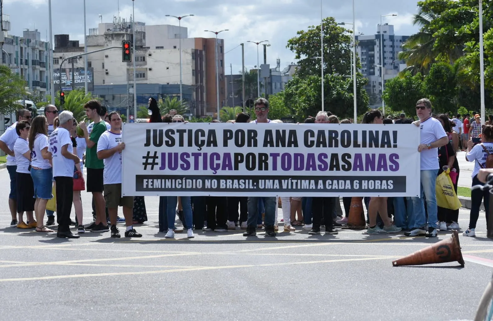 Manhã de protesto e pedido de justiça pela morte de Ana Carolina Kurth