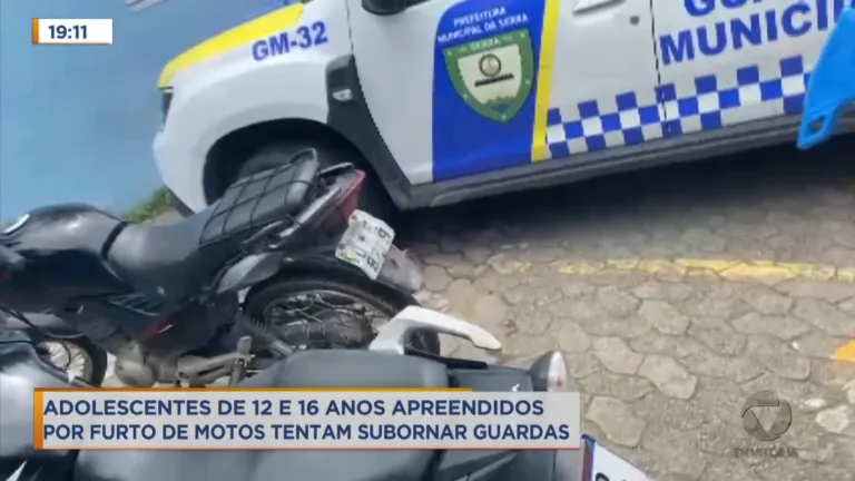 Garoto de 12 anos é flagrado furtando moto estacionada