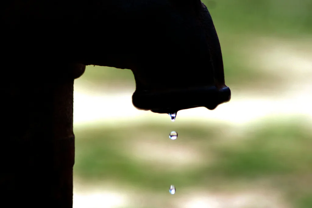 Save Water, Every drops counts is theme fixed on the occasion of World Water Day -2010 by ministry of Water Resources,Governmnet of India. World Water Day is held annually on 22 March as a means of focusing attention on the importance of freshwater and advocating for the sustainable management of freshwater resources. PIX BY Diganta […]