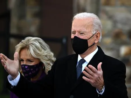 Biden reverte decisão de Trump e mantém tarifa sobre alumínio dos Emirados Árabes