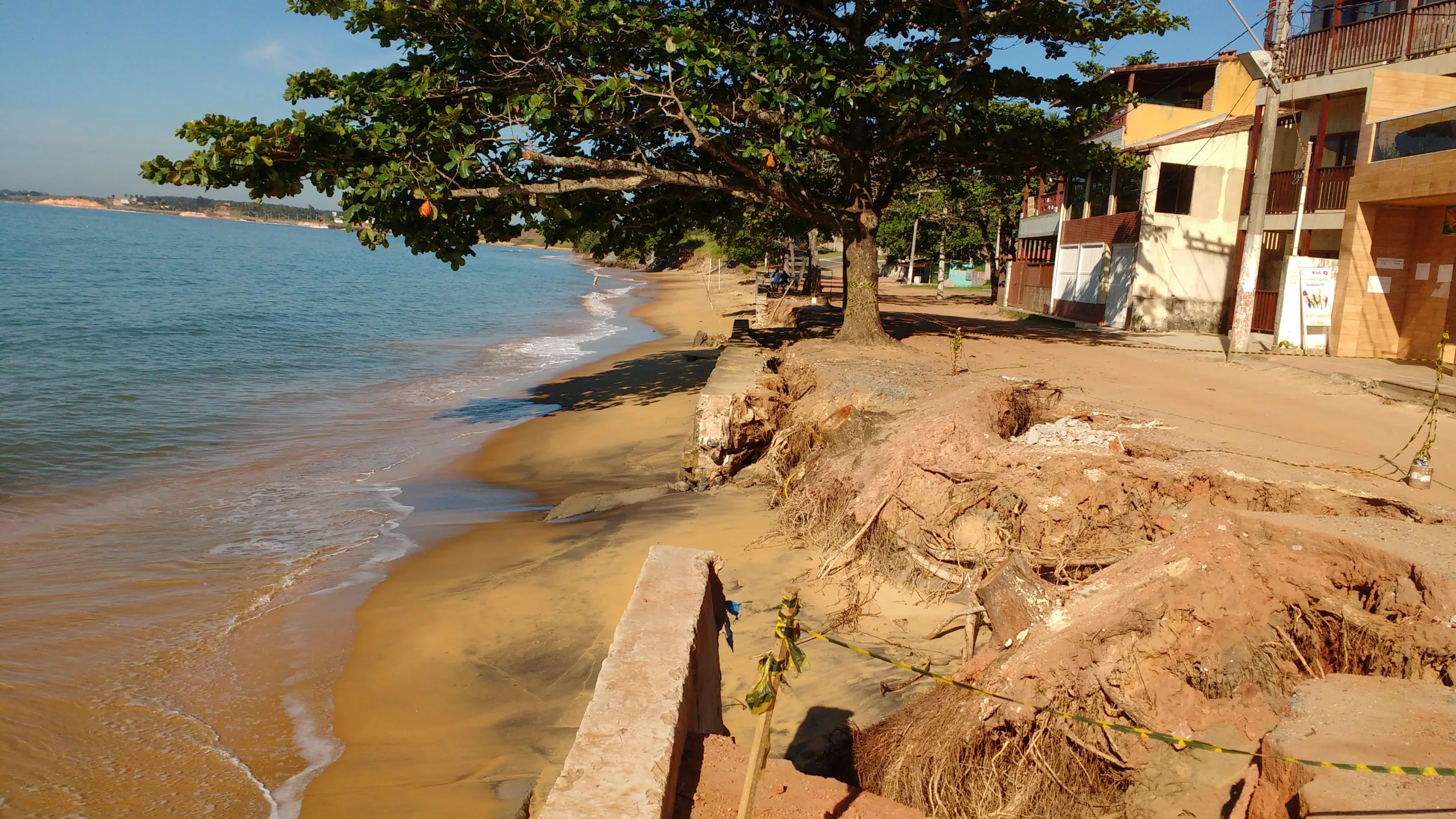 Prefeitura assina ordem de serviço para obra de reconstrução do muro em Meaípe