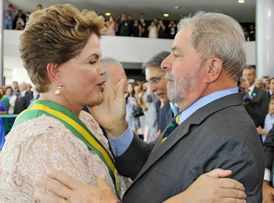 Para evitar Moro e socorrer Dilma, Lula está perto de assumir superministério