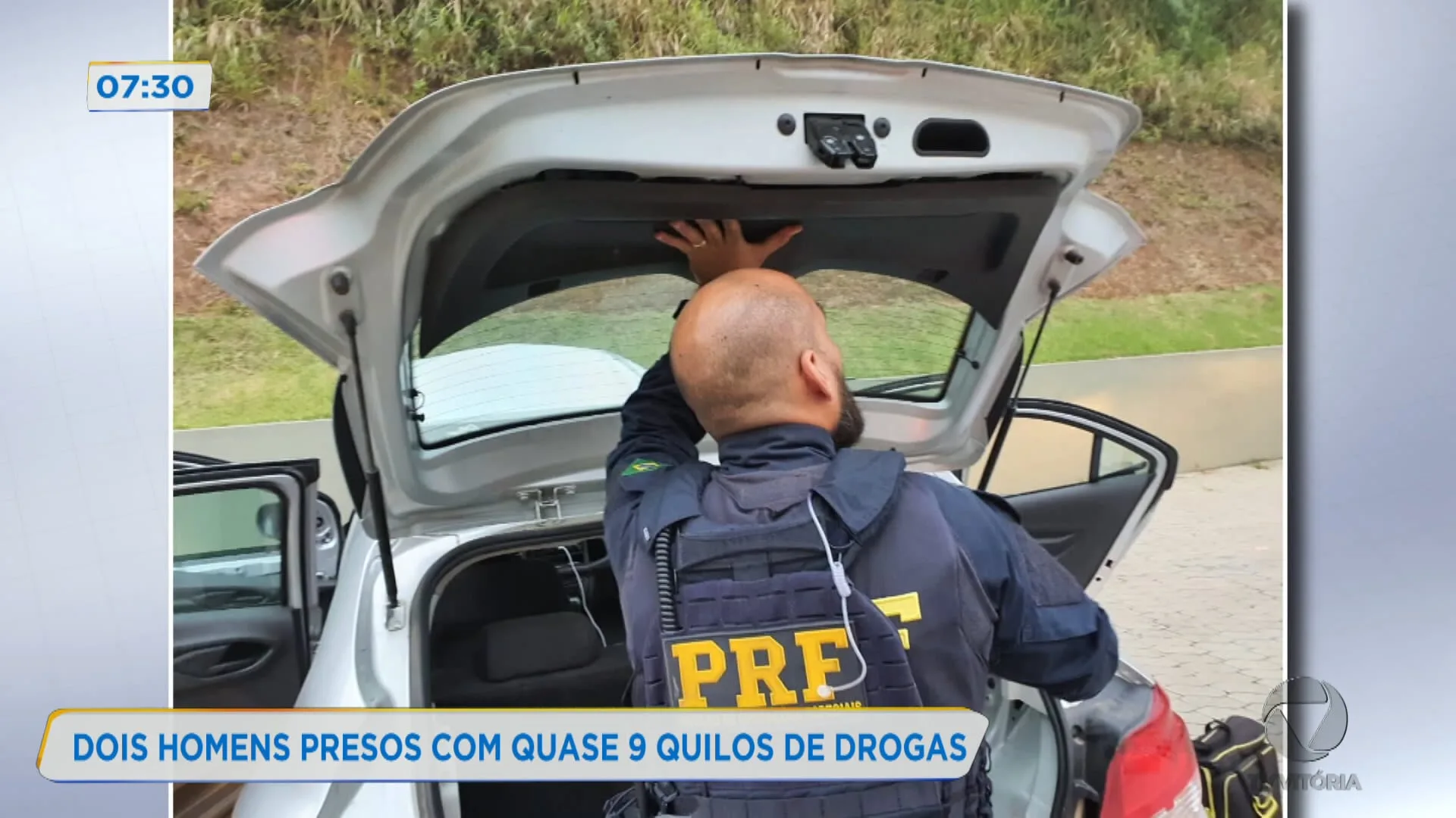 Dois homens presos com quase 9 quilos de drogas