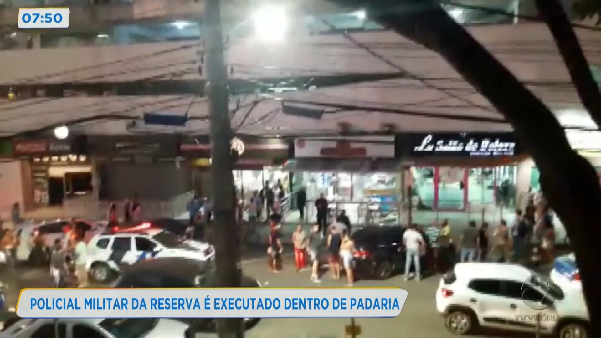 Policial militar da reserva é executado dentro de padaria