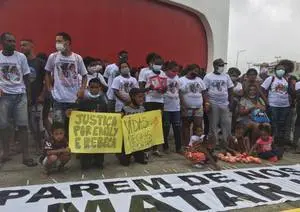 Protesto após morte de crianças no Rio pede justiça: 'Parem de nos matar'