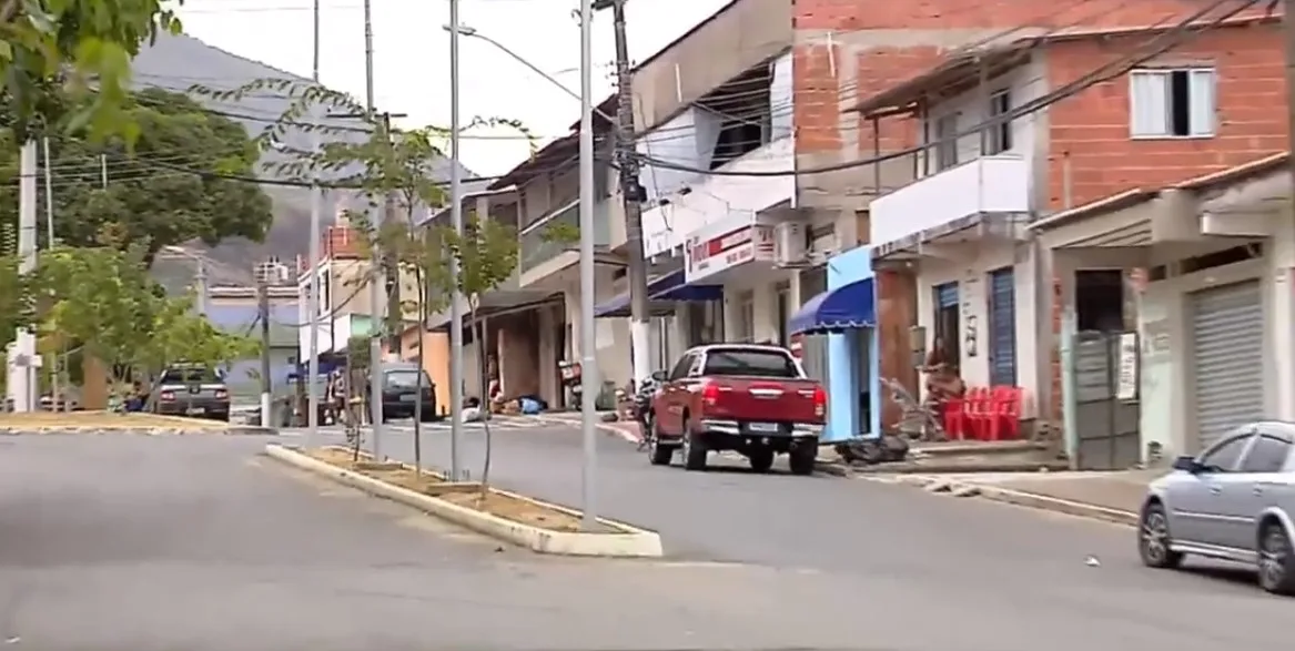 Dona de salão de beleza tem arma apontada para a cabeça durante assalto na Serra