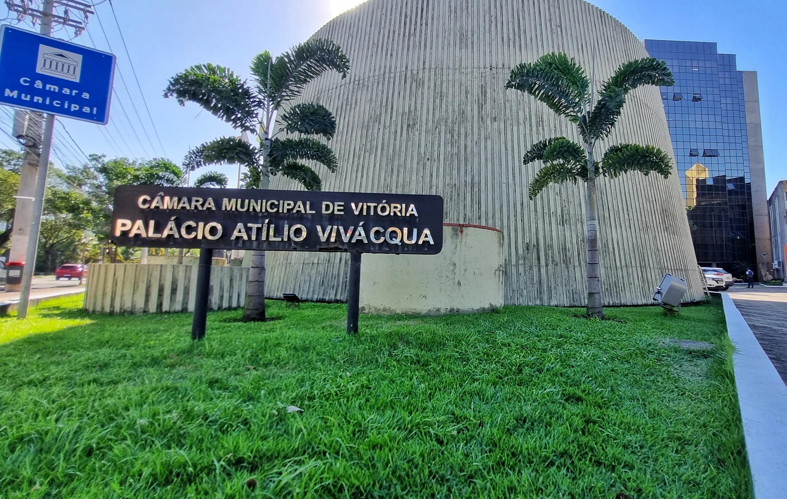 Câmara de Vitória abre inscrições para concurso com salários de até R$ 4,9 mil