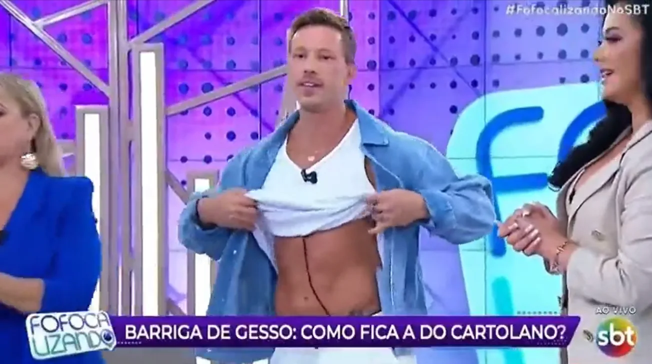 Fofocalizando: Cartolano fica sem camisa e corpão sarado choca: "Solteiro?"