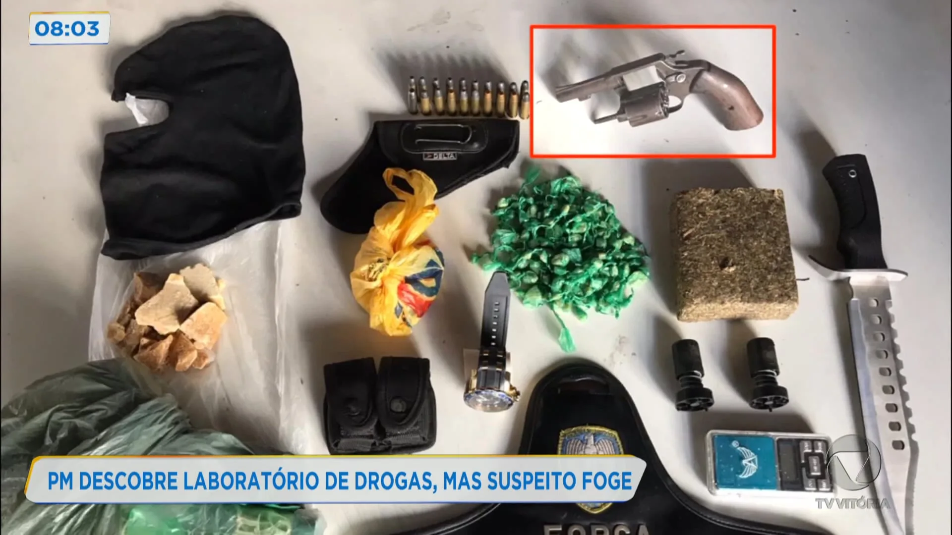 PM descobre laboratório de drogas, mas suspeito foge