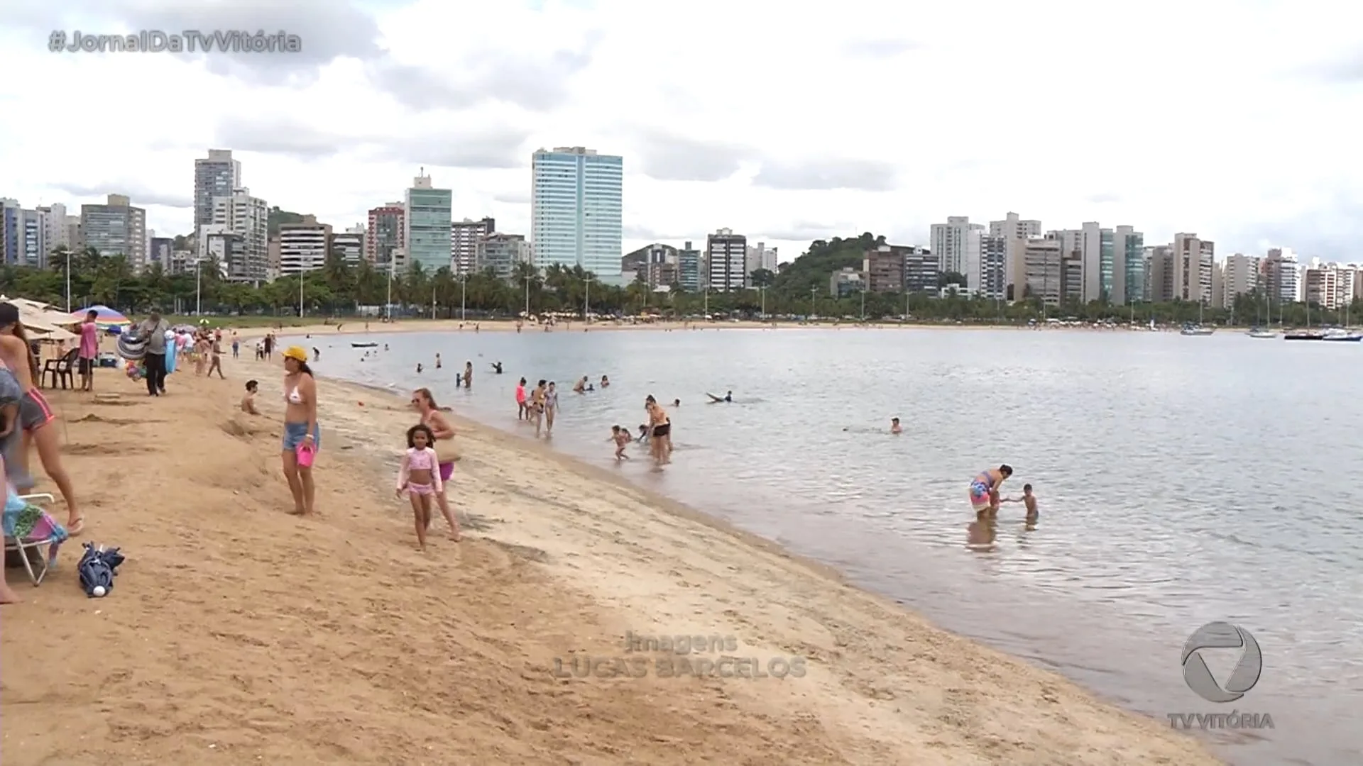 Mais de 200 crianças já se perderam dos pais este verão nas praias da Grande Vitória