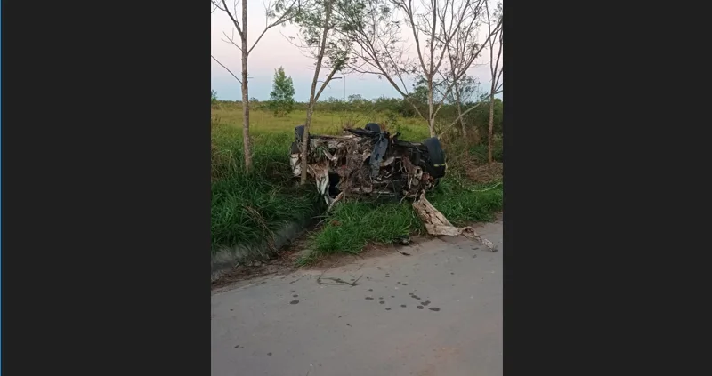 Motorista morre após acidente entre carro e caminhão em Aracruz