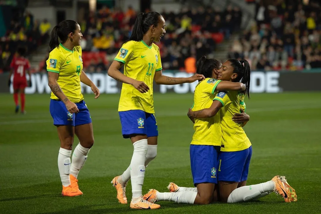 Resumo da Copa: Brasil decepciona, África do Sul faz história e Itália é eliminada