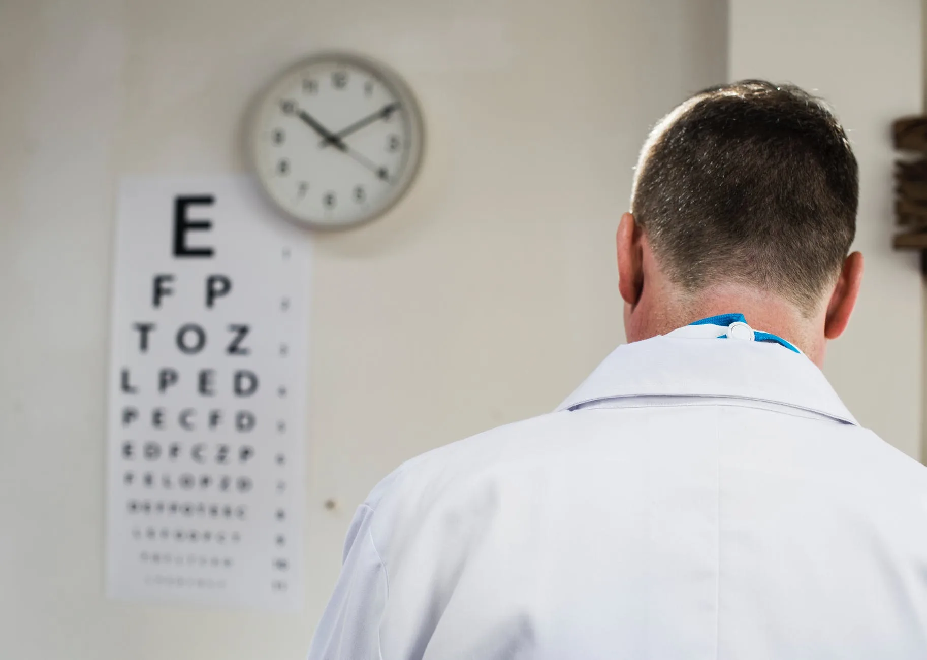 Médicos cubanos começam a deixar Brasil nesta quinta-feira, diz organização