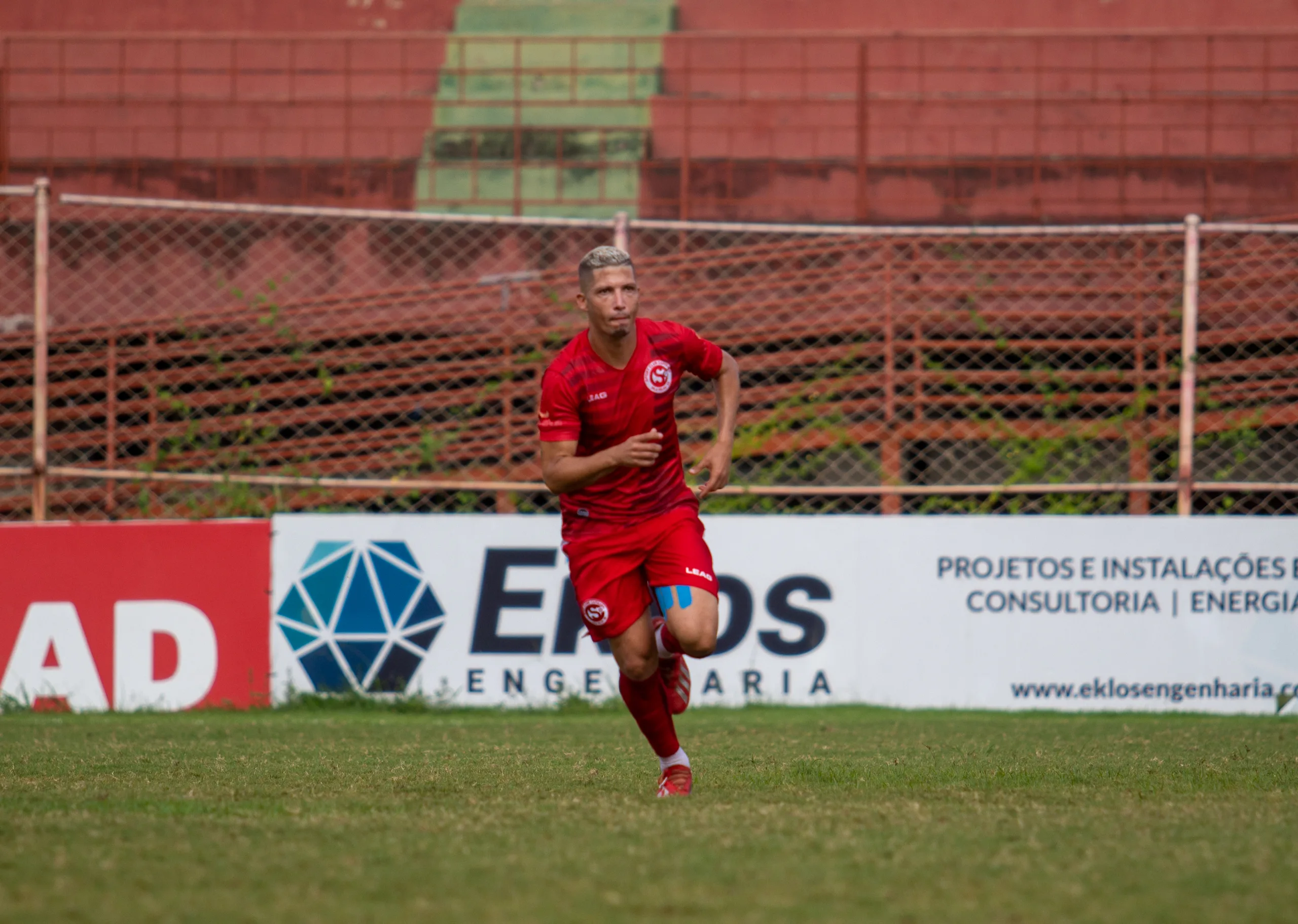 Sorriso comemora gol de falta pelo Capixaba no Araripe: "Treino diariamente"