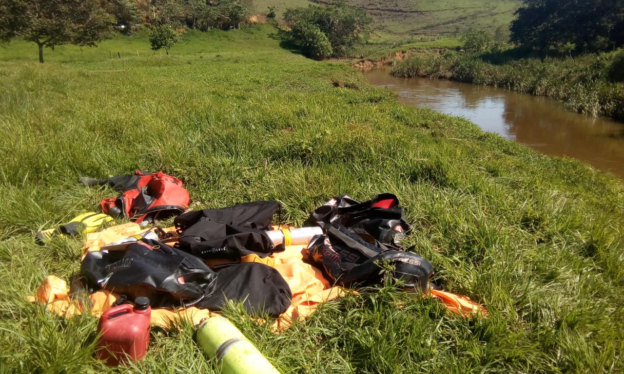 Equipe de mergulho do Corpo de Bombeiros encontra corpo de criança no rio Veado, em Guaçuí