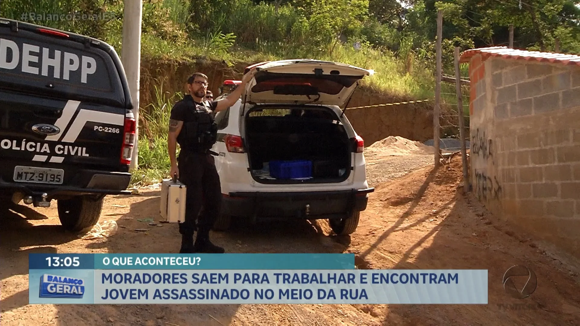 Moradores saem para trabalhar e encontram jovem assassinado no meio da rua