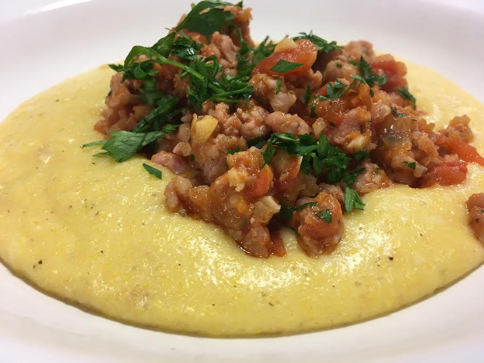 Polenta com linguiça