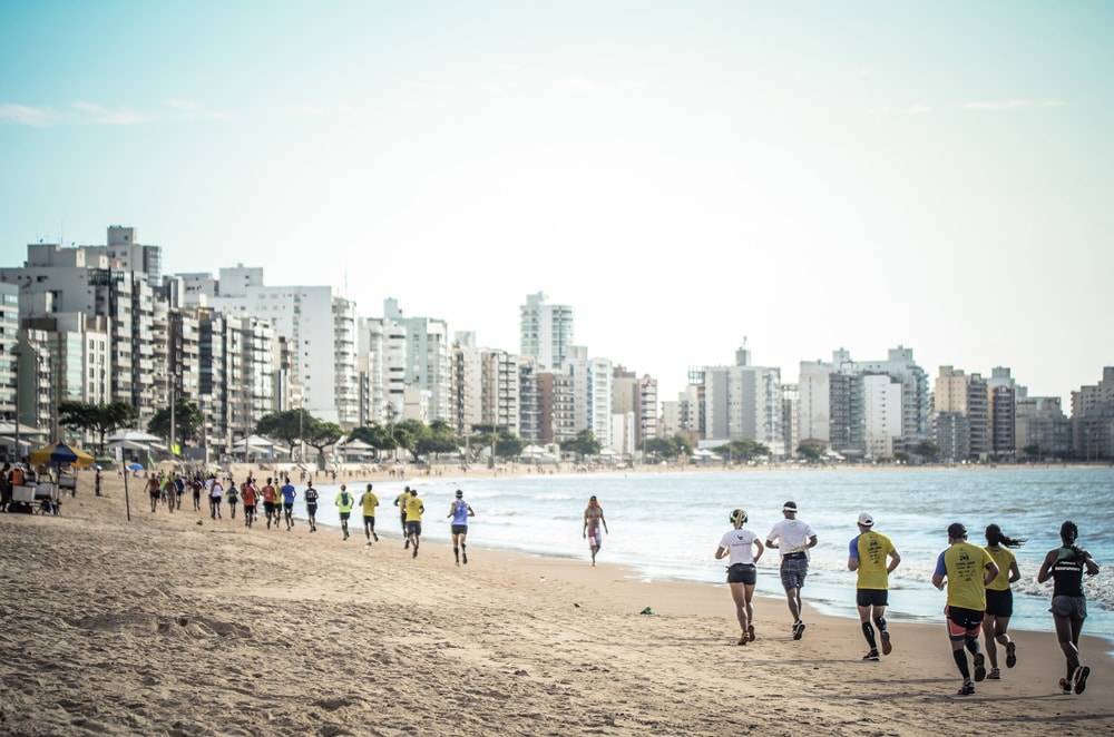 Meia Maratona das Praias: último dia de inscrição em prova de tirar o fôlego em Guarapari