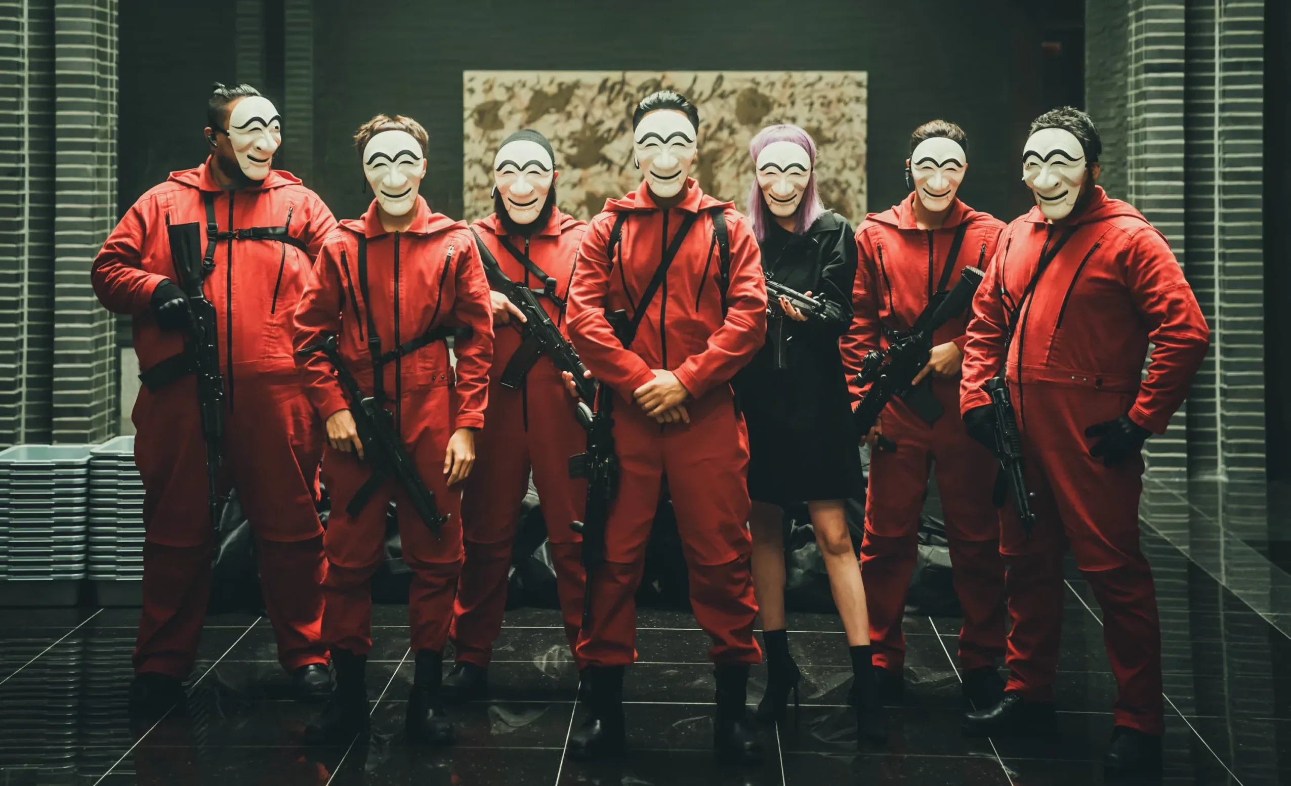 'La Casa de Papel: Coreia' estreia na Netflix com ator de 'Round 6' no elenco e nova máscara