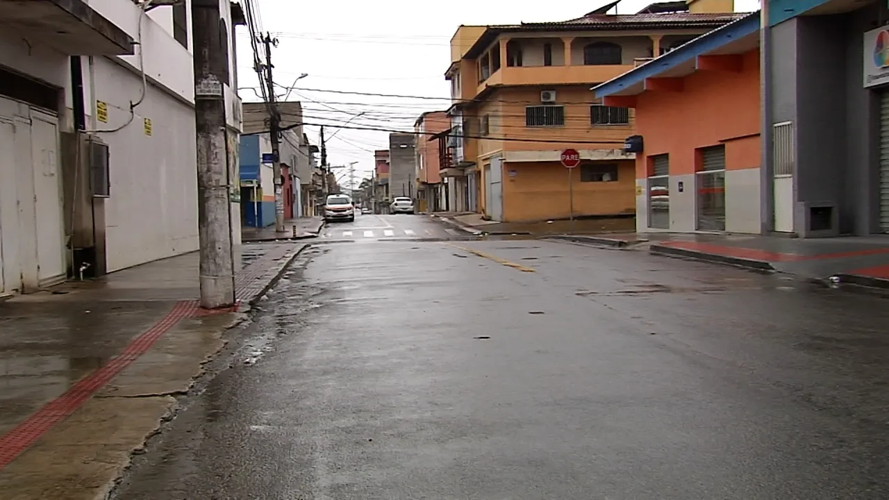 VÍDEO | Homem que matou filho a facadas na Serra fala sobre o crime e diz que vai se entregar