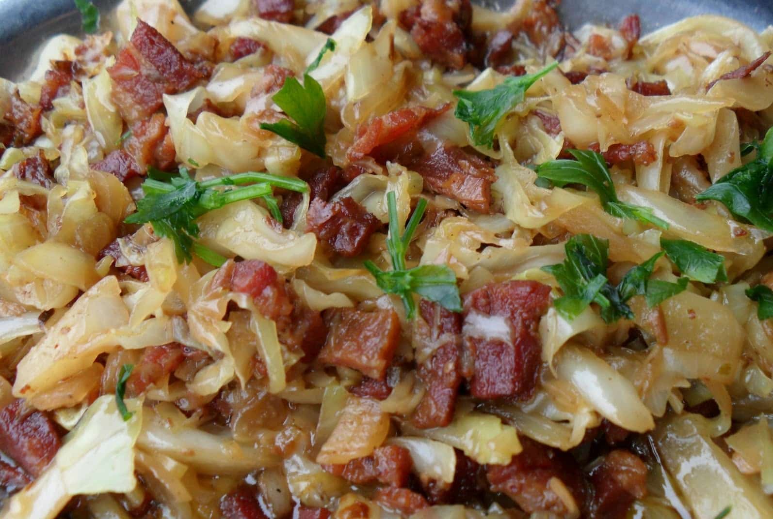 Tá barato: Salada de repolho com bacon