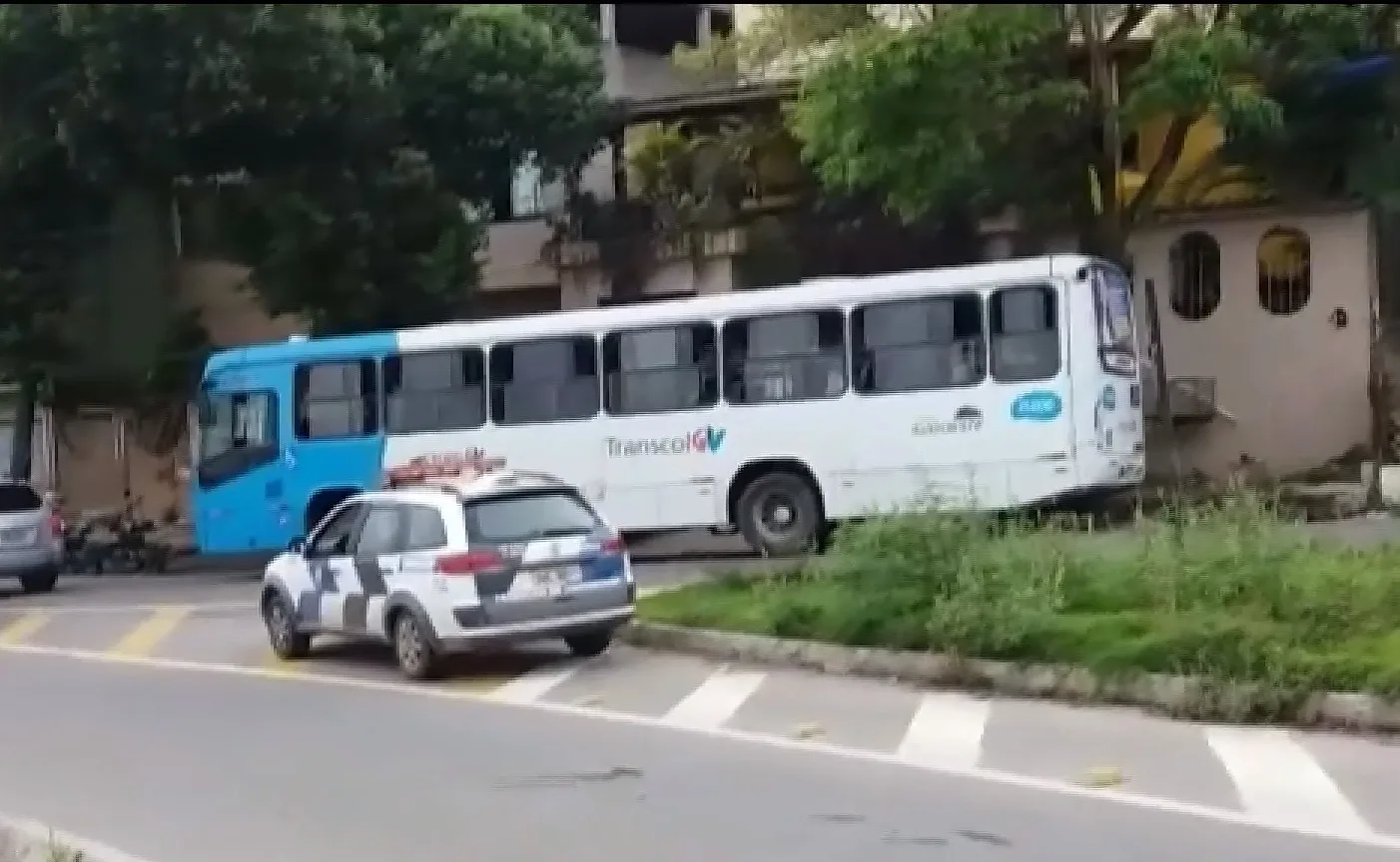 Roubo de celulares motiva onda de assaltos a ônibus do Transcol na Grande Vitória