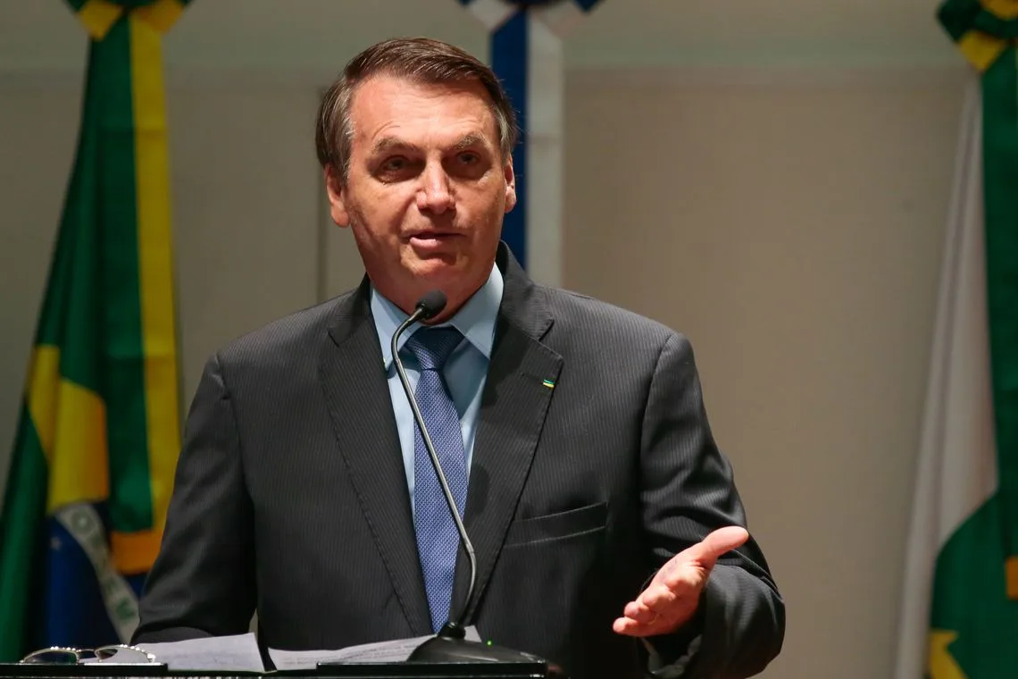 O presidente Jair Bolsonaro participa da abertura do 3º Fórum Nacional de Controle, no auditório do Tribunal de Contas da União (TCU), com o tema Integrando o Brasil para fazer bem