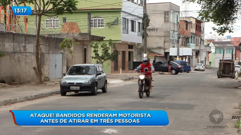 TRÊS PESSOAS FORAM BALEADAS COM METRALHADORA NA REGIÃO CONHECIDA COMO "FAVELINHA DO IBES", EM VILA VELHA.