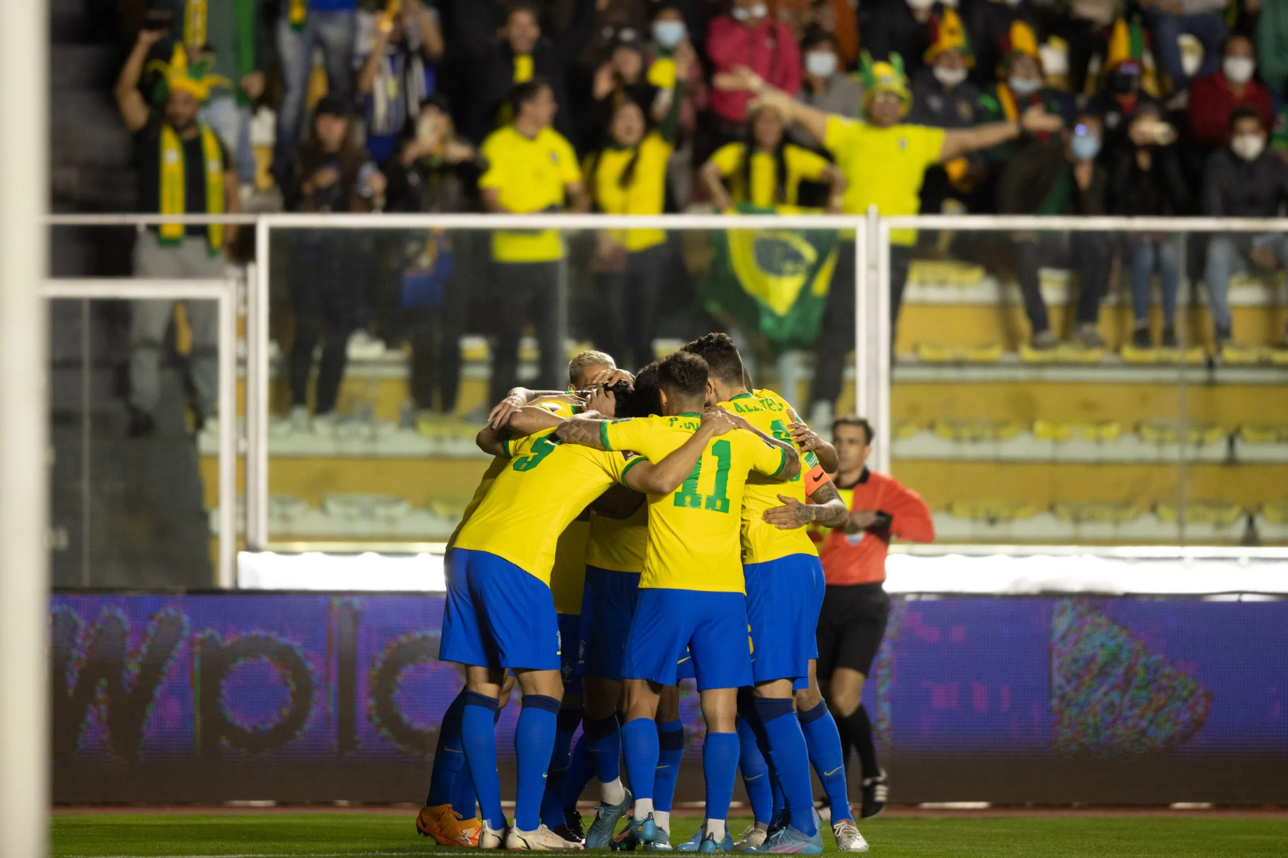 Brasil não dá bola para altitude de La Paz e goleia a Bolívia nas Eliminatórias