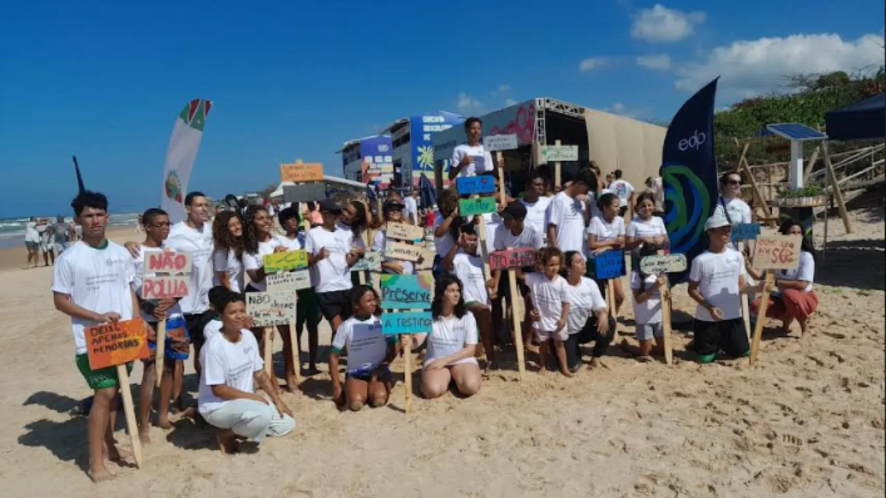 Estudantes aprendem a cuidar da natureza durante Brasileiro de Surfe