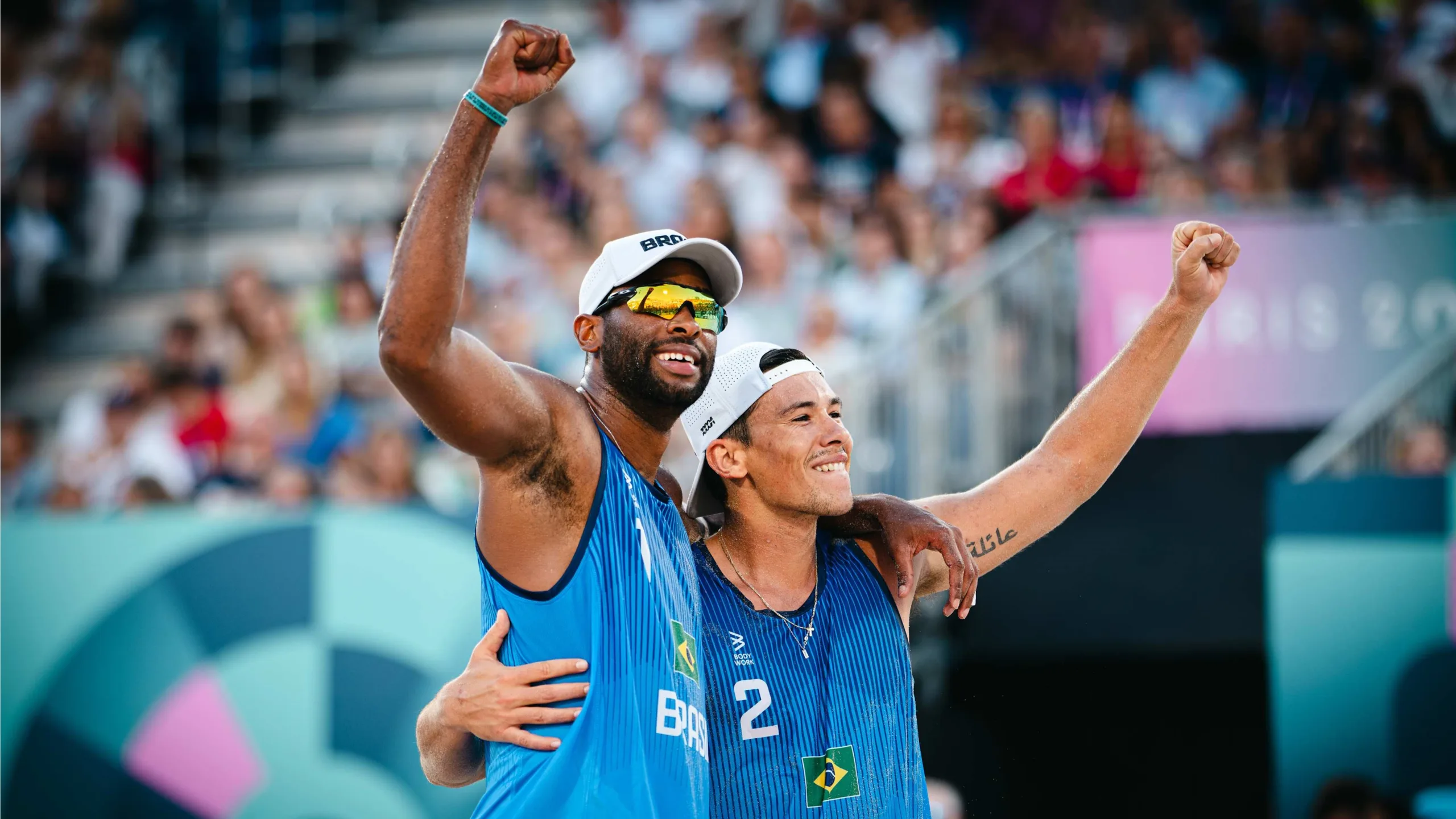 Evandro e Arthur batem austríacos e Brasil tem 100% no vôlei de praia