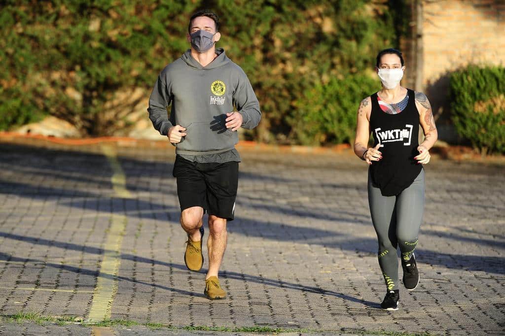 OMS não recomenda o uso de máscaras para correr. Você concorda?