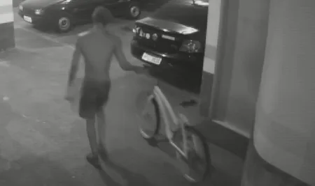 VÍDEO | Criminosos invadem prédios em Jardim da Penha para furtar bicicletas