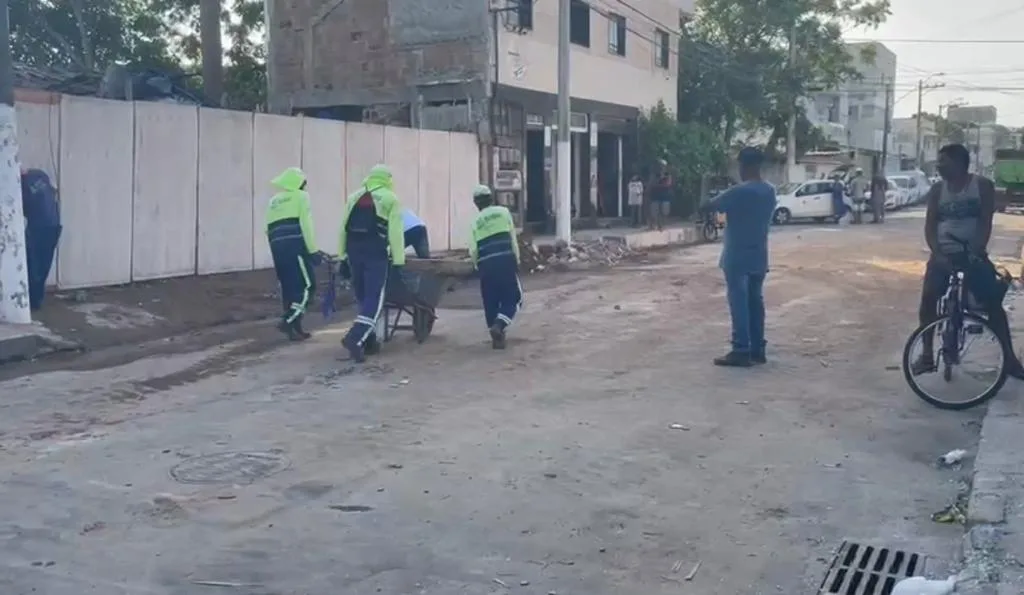 VÍDEO | Escombros são retirados do local onde prédio desabou em Vila Velha