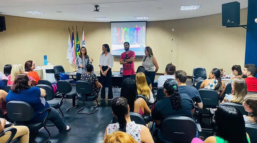 Servidores de Vila Velha são capacitados para atender população LGBT