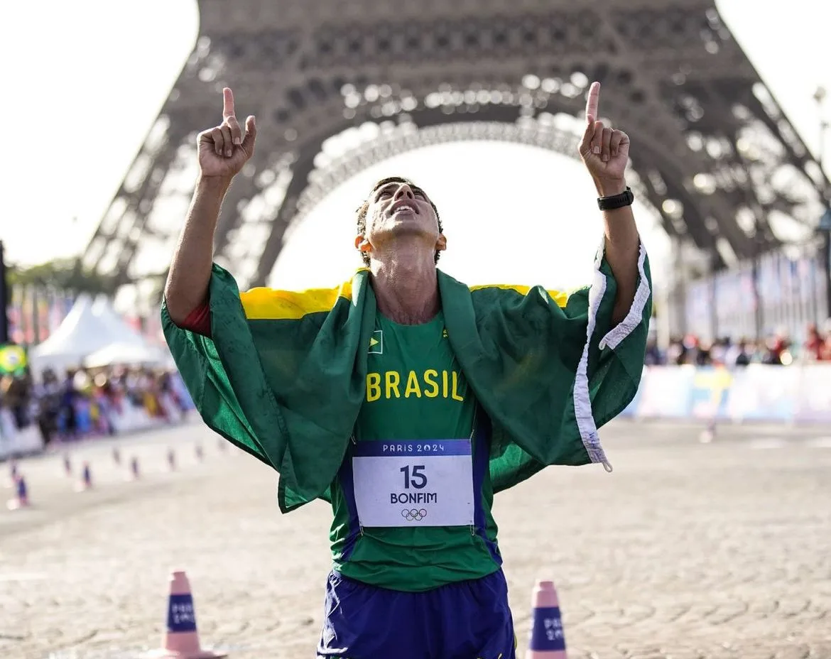 Caio Bonfim conquista a prata, medalha inédita na marcha atlética