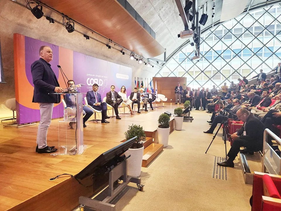 Casagrande defende reforma tributária em debate com governadores